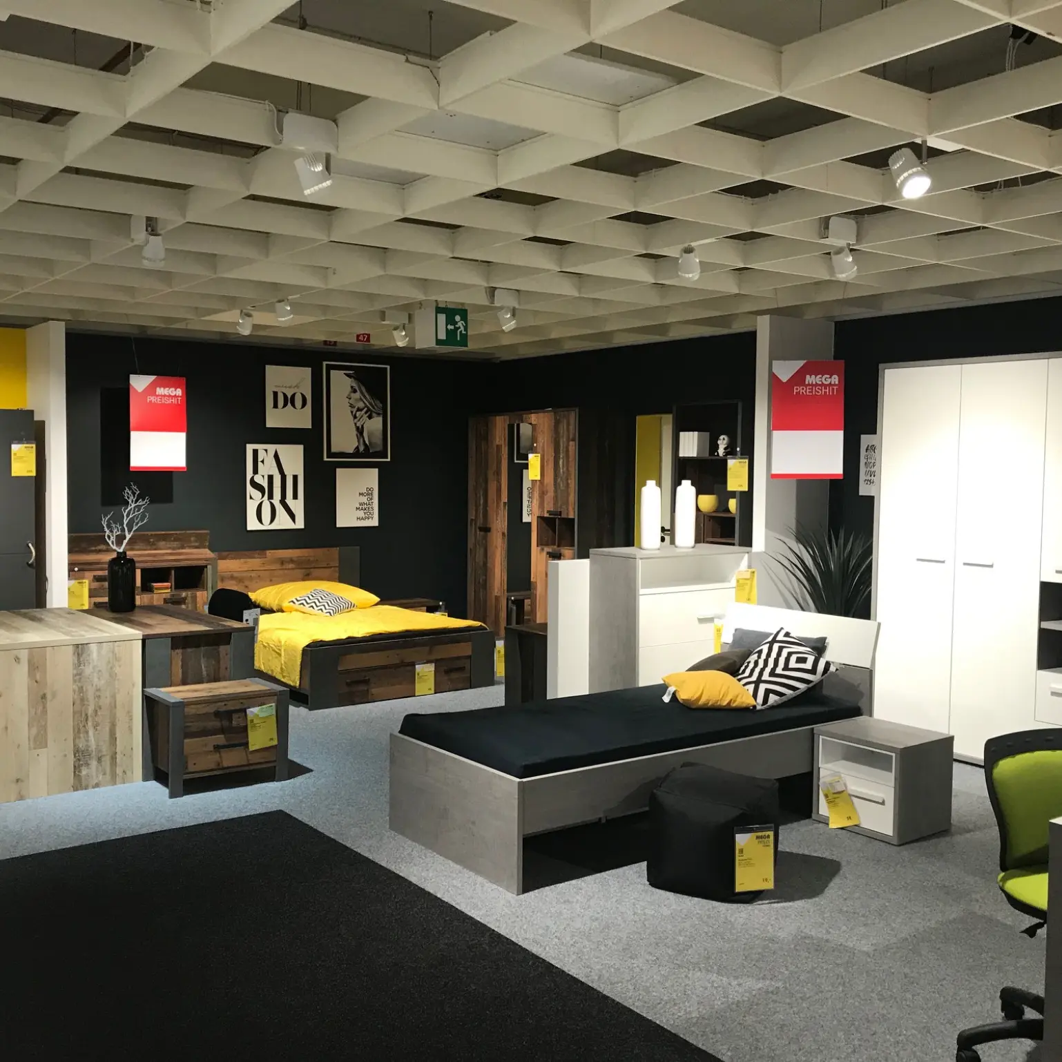 Magasin MEGA Möbel Rastatt SB Meubles Discount